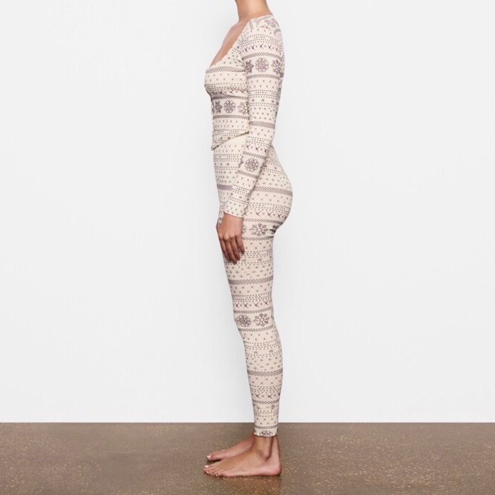 SKIMS Logo Plush Pointelle Henley & Legging Set | Size XL - Picture 2 of 12